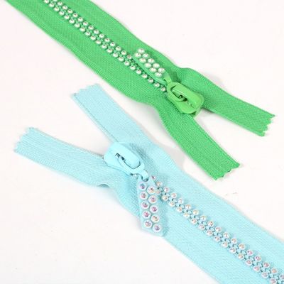 Green Double Row #3 #5 #8 #10 Diamond Zippers Gigi Berjalan dengan lancar