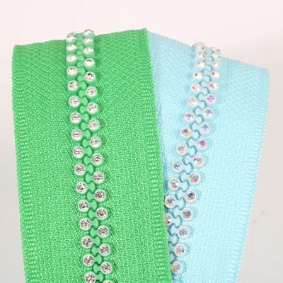 Green Double Row #3 #5 #8 #10 Diamond Zippers Gigi Berjalan dengan lancar
