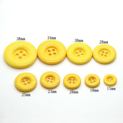 Oeko-tex Pabrik Grosir Pakaian Aksesoris Fashion 4 Lubang Plastik Tombol Pakaian Tombol Resin