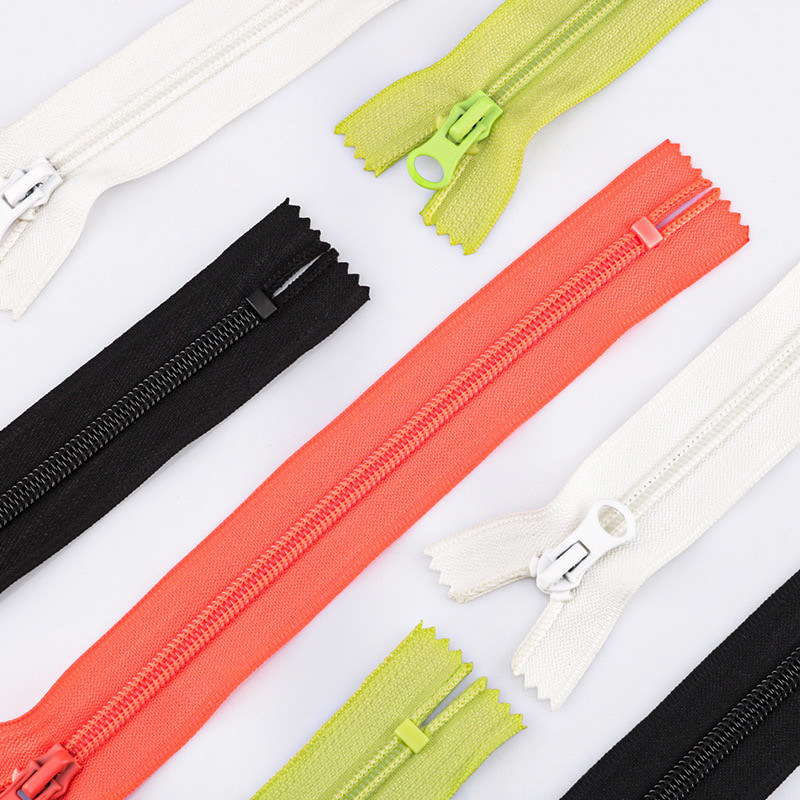 Produsen Zipper Nylon Grosir Gulung 3# 5# 8# 10# Zipper Zipper Nylon Coil Untuk Pakaian